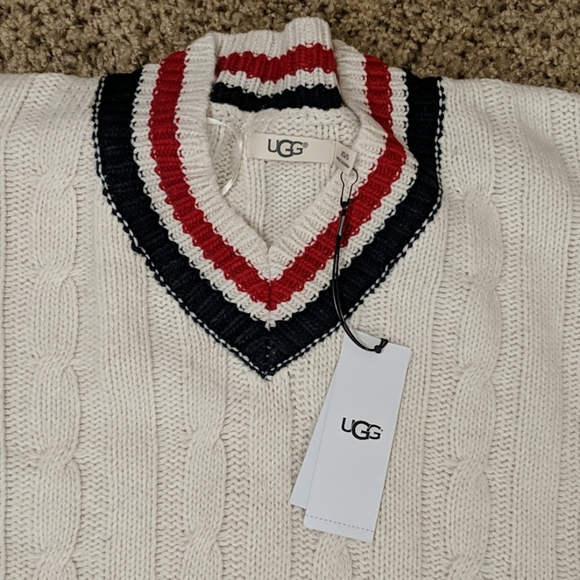 UGG Weslynn Poncho Sweater - Picture 2 of 6